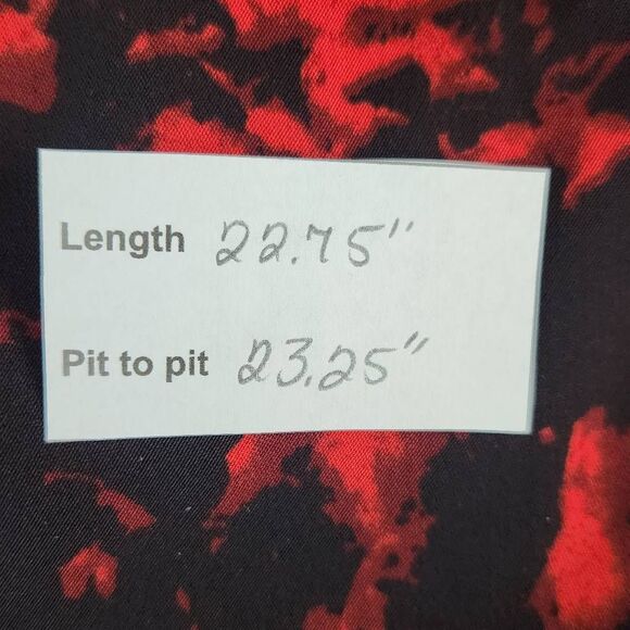 Carmen Marc Valvo Red and Black Print Blouse with Bell Sleeves NWT Size XL - Picture 9 of 9